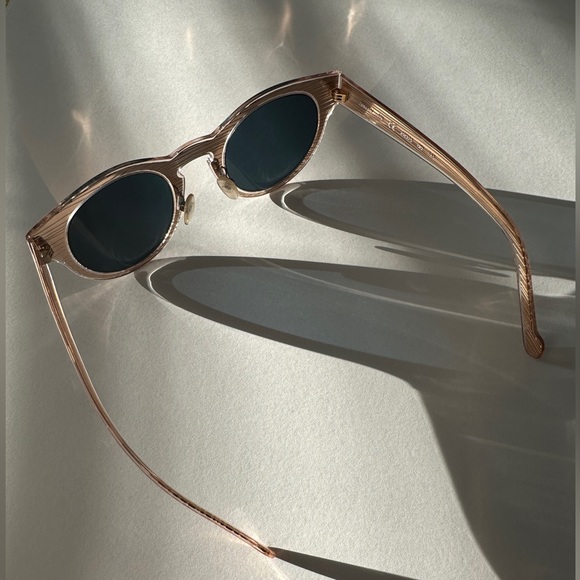 Golden Louis Vuitton Sunglasses - Picture 3 of 4